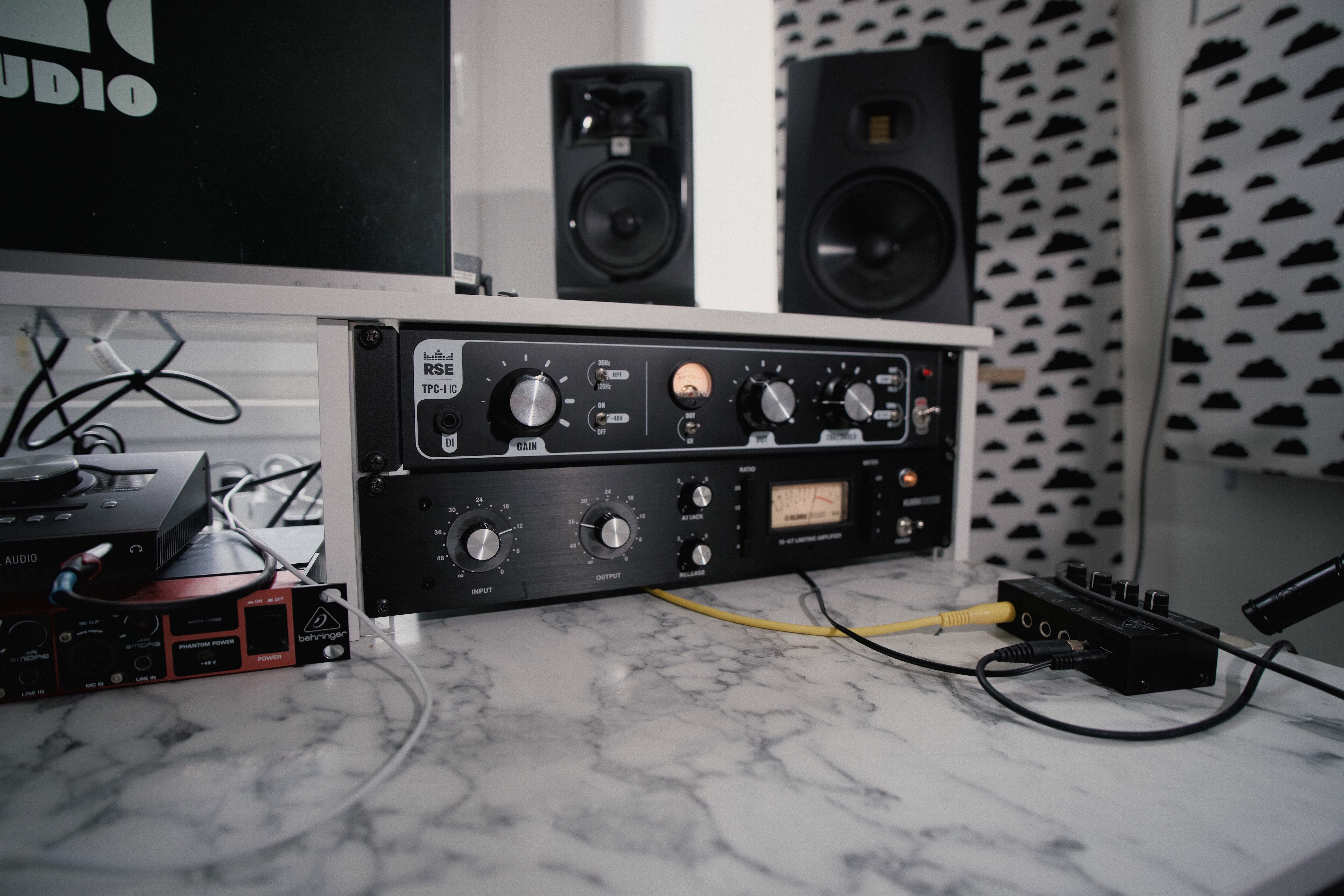 CLOUD STUDIO GK STUDIO